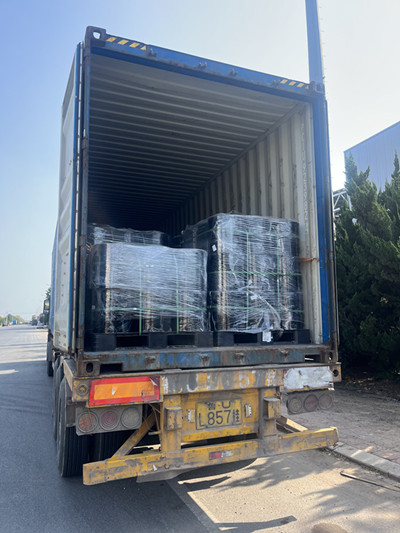 Carregado em contêineres e enviado para a Índia